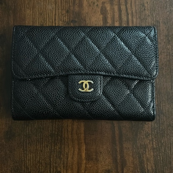 CHANEL Handbags - Chanel Quilted Wallet